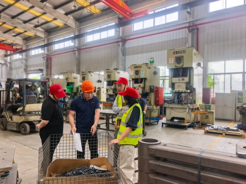 Команда Hitachi Energy посетила Hehua Machinery Команда Hitachi Energy посетила Hehua Machinery